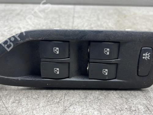 Used Left front window switch RENAULT LAGUNA II (BG0/1_) 1.6 16V (BG1G, BG1H) (112 hp) 25548120