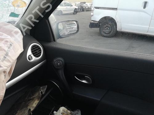 Instrument cluster RENAULT CLIO III (BR0/1, CR0/1) 1.5 dCi (BR17, CR17) | BP25561133C47 