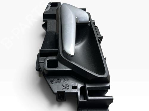 Used Front left interior door handle Front left interior door handle PEUGEOT 208 II (UB_, UP_, UW_, UJ_) 1.5 BlueHDI 100 (102 hp) 40222429 40222429
