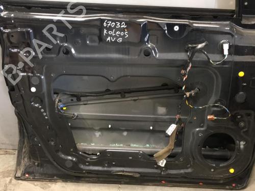 Used Left front door RENAULT KOLEOS I (HY_) 2.0 dCi 4x4 (HY0K) (150 hp) 25555967