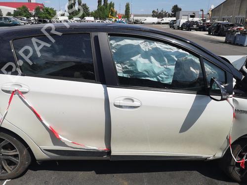 Left rear window motor TOYOTA YARIS (_P13_) 1.5 Hybrid (NHP130_, NHP130) | BP25562458E23 