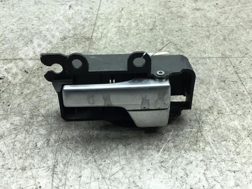 Venstre foran invendig håndtak FORD FOCUS II (DA_, HCP, DP) 1.6 Ti (115 hp) 25533078