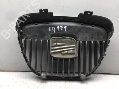 Used Grille SEAT CORDOBA (6L2) 1.9 TDI (100 hp) 25584412