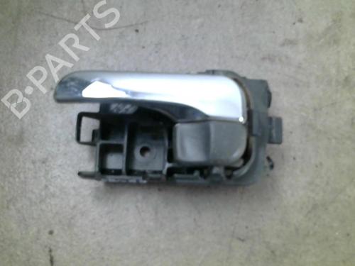 Used Rear left interior door handle NISSAN X-TRAIL I (T30) 2.2 Di 4x4 (114 hp) 25552644
