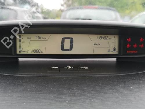 Right headlight CITROËN C4 I (LC_) 1.6 HDi | BP31357465C29