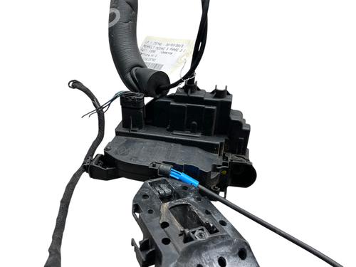 front-left-lock-renault-megane-iii-coupe-dz01_-2008-2009-2010-2011-2012-2013-2014-2015-2016-30937402 main image