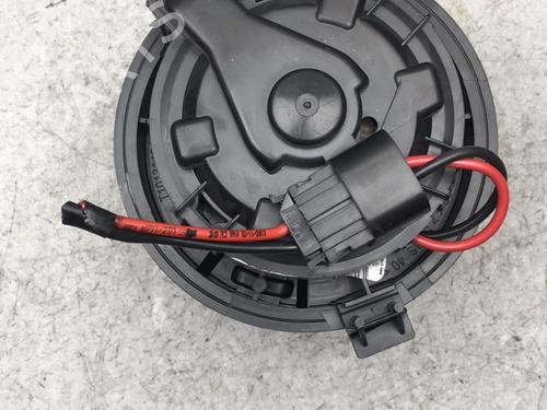 Used Heater blower motor Heater blower motor PEUGEOT 2008 I (CU_) 1.6 HDi (92 hp) 25534646 25534646