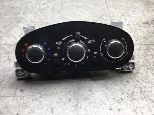 Used Climate control DACIA DUSTER (HS_) 1.5 dCi (109 hp) 25510171