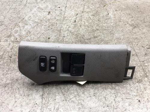 Used Left front window switch TOYOTA YARIS (_P9_) 1.33 VVT-i (NSP90_, NSP90R) (100 hp) 25541300