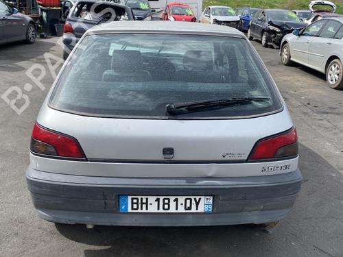 Right taillight PEUGEOT 306 (7B, N3, N5) 1.6 SR | BP25551122C35