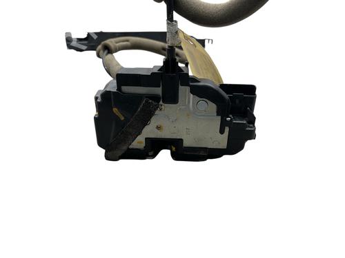 front-left-lock-nissan-pulsar-hatchback-c13-2014-33234346 main image