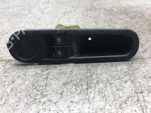 Used Left front window switch RENAULT TWINGO III (BCM_, BCA_) 1.0 SCe 70 (BCMB) (69 hp) 25546508