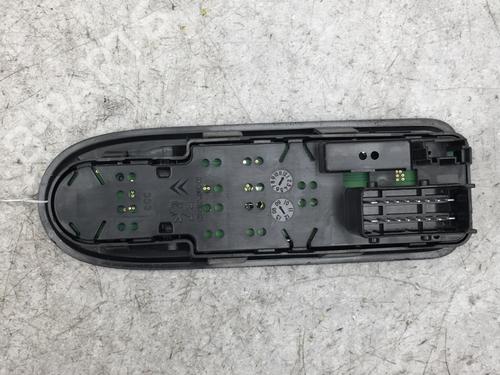 Used Left front window switch Left front window switch CITROËN C3 I (FC_, FN_) [2002-2013] 25514579 25514579