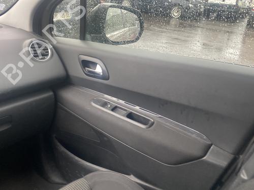 Radio PEUGEOT 5008 (0U_, 0E_) 2.0 HDi 150 / BlueHDi 150 | BP25541926E6 