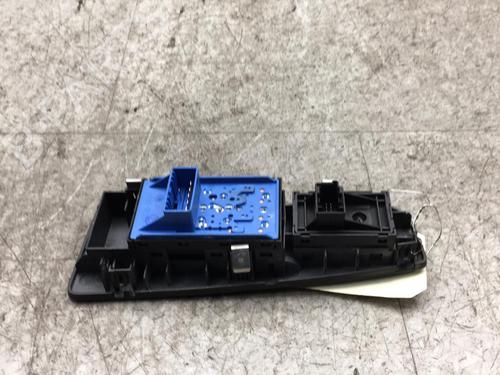 Used Left front window switch FIAT GRANDE PUNTO (199_) 1.3 D Multijet (75 hp) 25541304