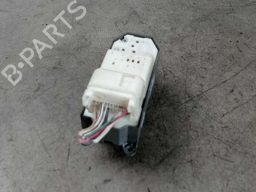 Used Left front window switch TOYOTA YARIS (_P9_) 1.4 D-4D (NLP90_, NLP90R) (90 hp) 25517811