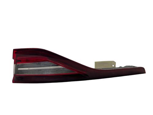 right-tailgate-light-renault-megane-iv-hatchback-b9amn_-2015-32777851 main image
