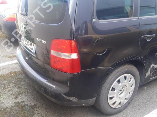 Right headlight VW TOURAN (1T1, 1T2) 2.0 TDI 16V | BP24784402C29