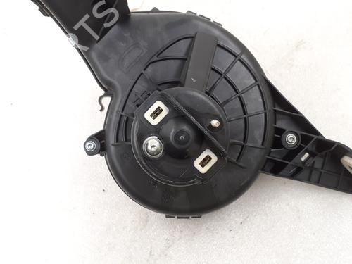 Heater blower motor PEUGEOT 5008 (0U_, 0E_) 1.6 HDi | BP24796687M62 