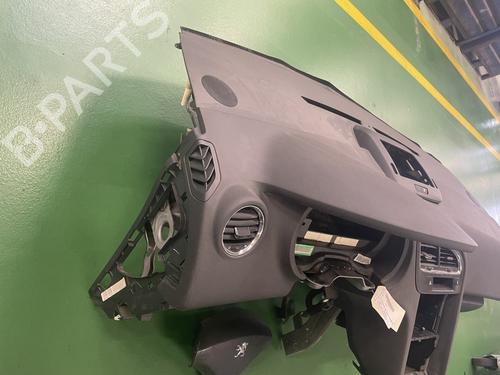 Dashboard PEUGEOT 5008 (0U_, 0E_) 1.6 BlueHDi 120 | BP29521331C46 