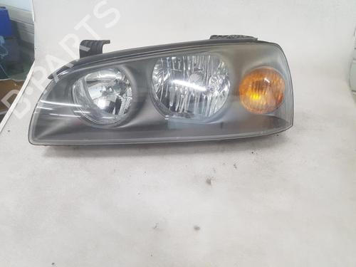 Used Left headlight HYUNDAI ELANTRA III (XD) 2.0 CRDi (113 hp) 24777604
