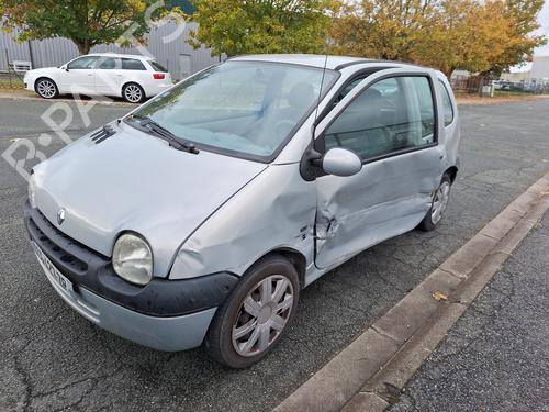 Brugte RENAULT TWINGO I (C06_) 1.2 16V (C060) (60 hp) 4412931