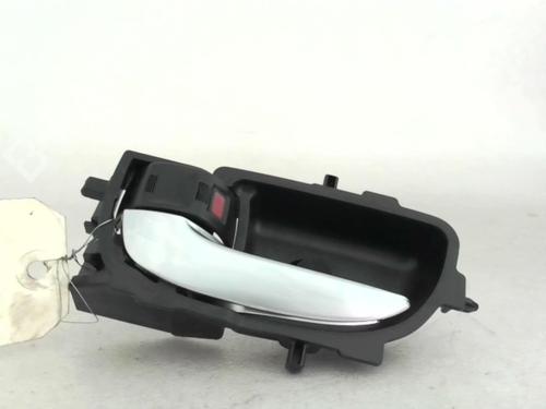 Used Front left interior door handle TOYOTA YARIS (_P13_) 1.5 Hybrid (NHP130_, NHP130) (101 hp) 24779409