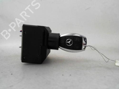 Used Ignition barrel MERCEDES-BENZ CLA Shooting Brake (X117) CLA 180 (117.942) (122 hp) 24775995