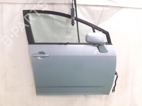 Used Right front door TOYOTA COROLLA Verso (ZER_, ZZE12_, R1_) 2.2 D-4D (AUR10_, AUR10R) (136 hp) 24790154