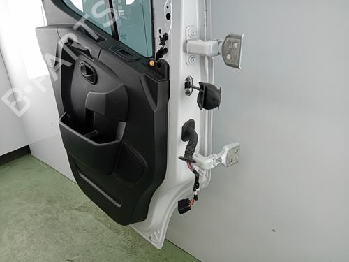 Used Left front door Left front door RENAULT MASTER III Bus (JV) 2.3 dCi 135 FWD (JV0N, JV08) (136 hp) 35810691 35810691