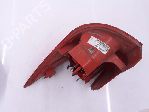 left-taillight-peugeot-1007-km_-2005-28133629 main image