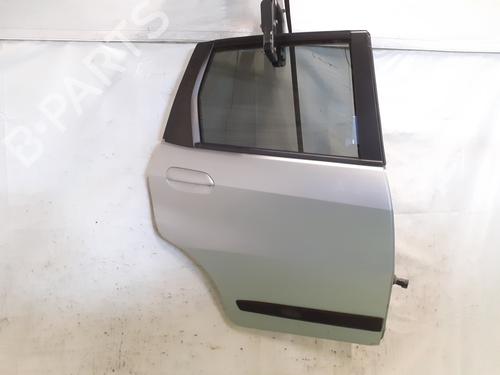 Used Right rear door HONDA JAZZ III (GE_, GG_, GP_, ZA_) 1.3 HYBRID (GP1) (102 hp) 26907171