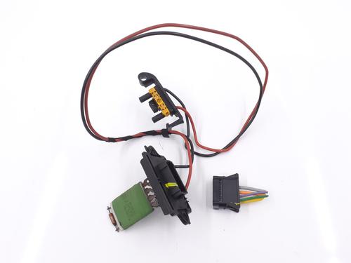 Varmeblæsermodstand RENAULT TWINGO II (CN0_) 1.2 (CN0D) (58 hp) 30305753