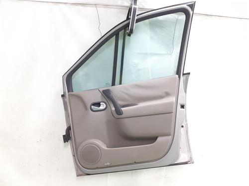 Used Right front door RENAULT SCÉNIC II (JM0/1_) 1.5 dCi (JM02, JM13) (101 hp) 24790364