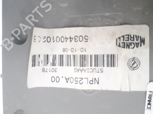 Fuse box PEUGEOT BOXER Van 2.2 HDi 120 | BP30743808E1