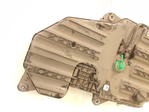 adblue-tank-renault-megane-iv-hatchback-b9amn_-2015-31150138 main image