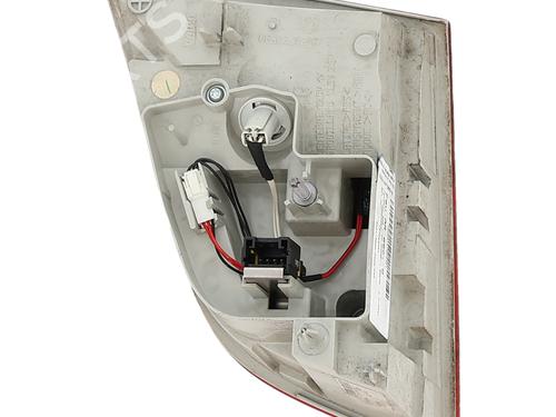 left-tailgate-light-peugeot-508-sw-i-8e_-2010-2011-2012-2013-2014-2015-2016-2017-2018-36583575 main image
