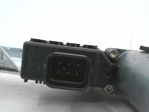 Front left window mechanism OPEL ZAFIRA A MPV (T98) 2.0 DTI 16V (F75) | BP24779526C22 