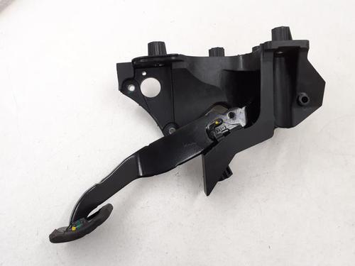 Used Break pedal RENAULT CLIO V (B7_) 1.3 TCe 140 (B7N0) (140 hp) 24782001