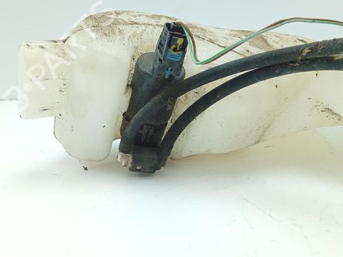 Used Windscreen washer tank Windscreen washer tank 39460526 39460526