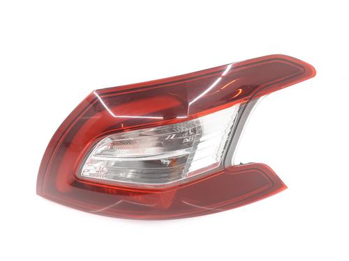 Used Right taillight Right taillight PEUGEOT 308 II (LB_, LP_, LW_, LH_, L3_) 1.6 BlueHDi 120 (120 hp) 26393182 26393182