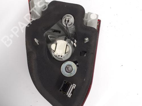 Used Left tailgate light Left tailgate light PEUGEOT 308 SW II (LC_, LJ_, LR_, LX_, L4_) 1.6 BlueHDi 120 (120 hp) 28096085 28096085
