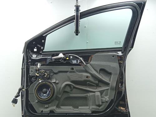 Used Right front door Right front door 37993109 37993109
