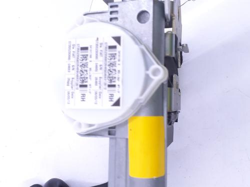 front-right-seatbelt-fiat-500-c-312_-2009-28479363 main image