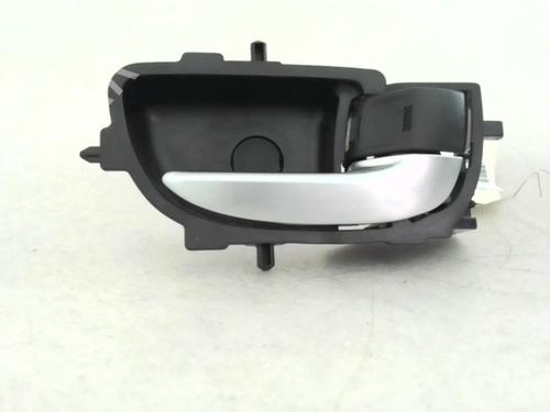 Used Front right interior door handle Front right interior door handle TOYOTA YARIS (_P13_) 1.5 Hybrid (NHP130_, NHP130) (101 hp) 24779408 24779408
