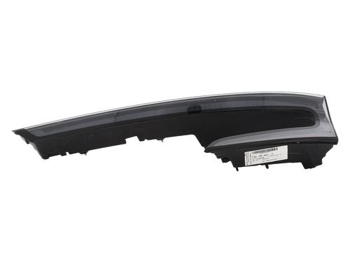 right-tailgate-light-renault-austral-2022-37742435 main image
