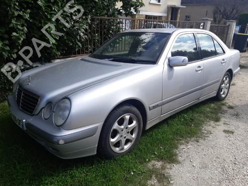 Brugte MERCEDES-BENZ E-CLASS (W210)  E 200 CDI (210.007)  2411788