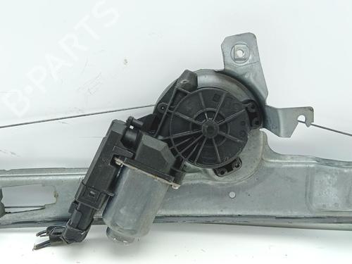 Alzacristallo anteriore destro Alzacristallo anteriore destro RENAULT SCÉNIC II (JM0/1_) [2003-2010] 37528451 37528451