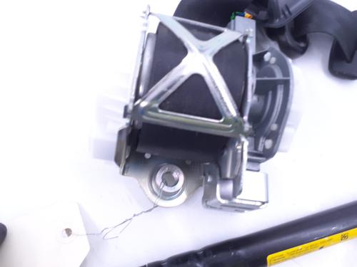 front-left-seatbelt-fiat-500-c-312_-2009-28479364 main image