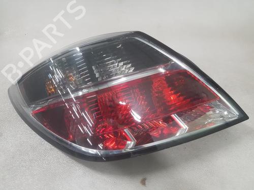Venstre Baklys OPEL ASTRA H GTC (A04) 1.7 CDTI (L08) (110 hp) 24777396
